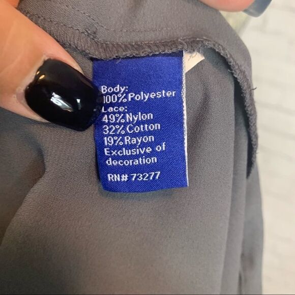 Womens Size Medium Apt. 9 Crepe Shirt W/ Lace - Picture 8 of 9